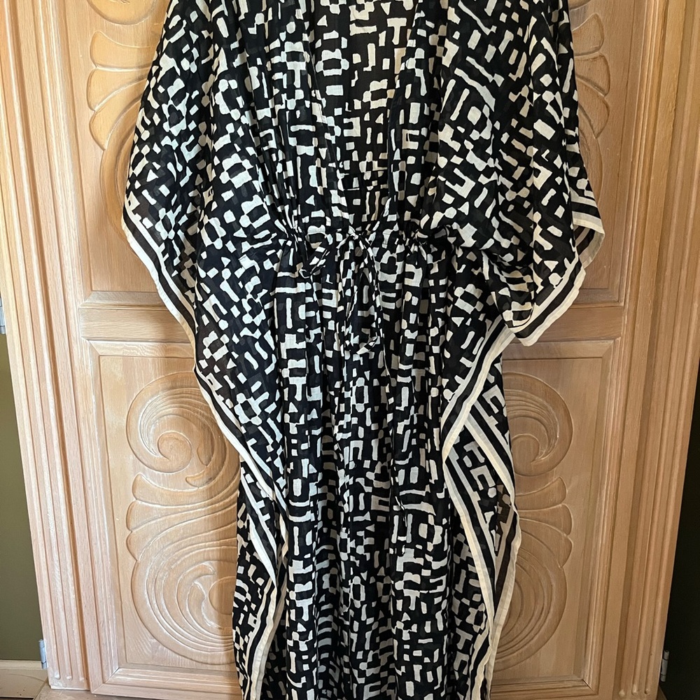 Banana Republic black and  cream Geometric Patterned Kaftan